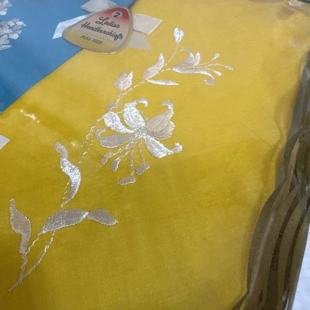 Vintage Fruit of the Loom Embroidered Cotton Handkerchiefs‎ 2 Pack Blue Yellow